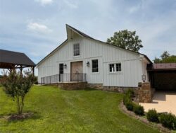 The Barns at Crest Hill Main Barn front entrance